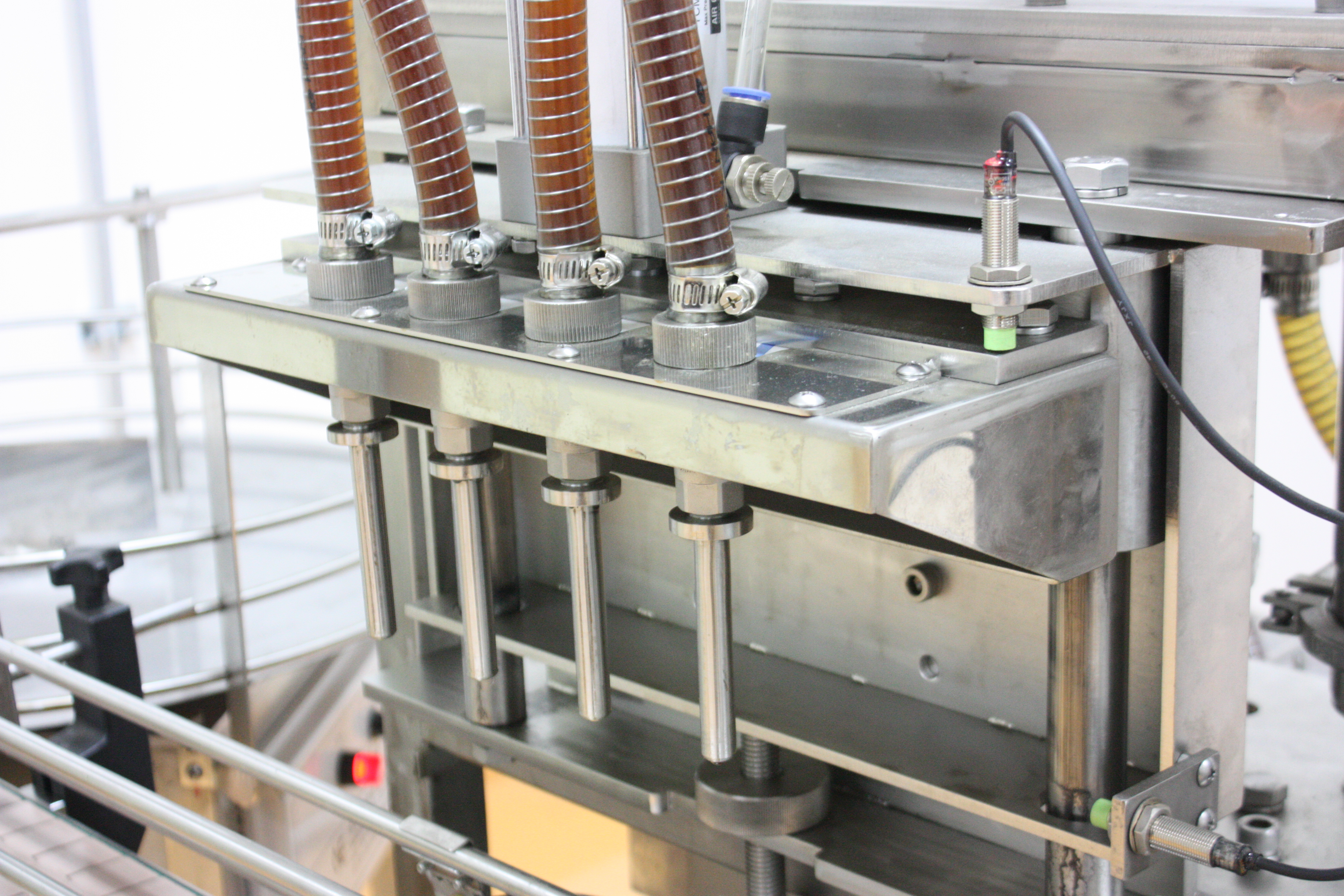 Filling machine for sesame oil